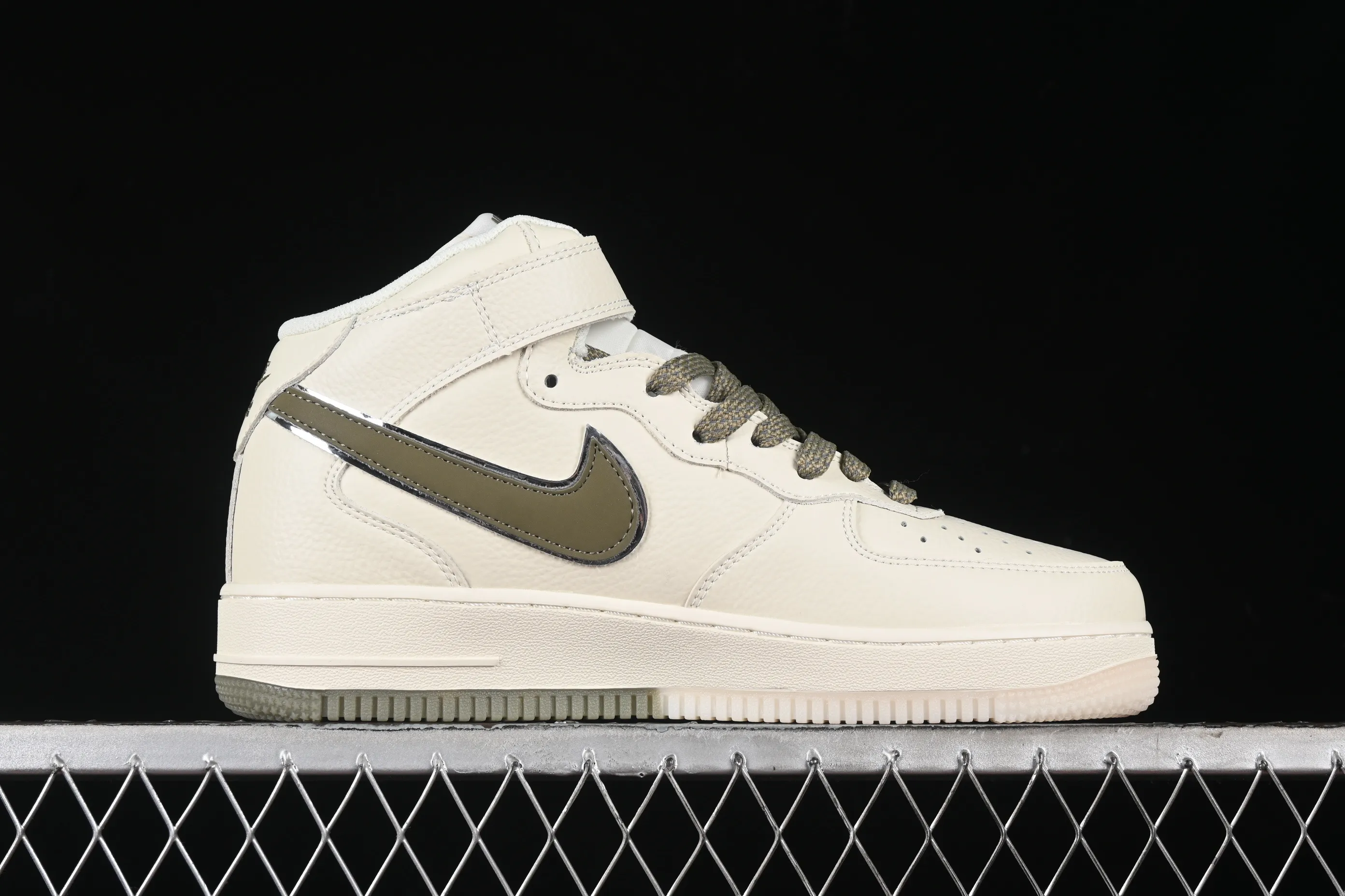 All categories Nk Air Force 1 Air Force series Nk Air Force 1 Mid Air Force mid-top Nk Air Force 1'07 Mid rice army green two-color bottom Starry Air Force One mid-top casual sneakers XL0236-231